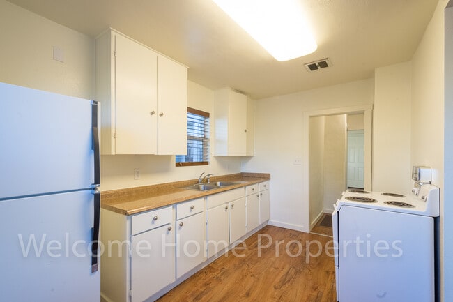 Building Photo - 808 W Alder St