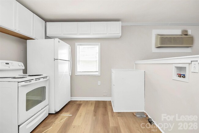 Building Photo - 2510 Hemphill St