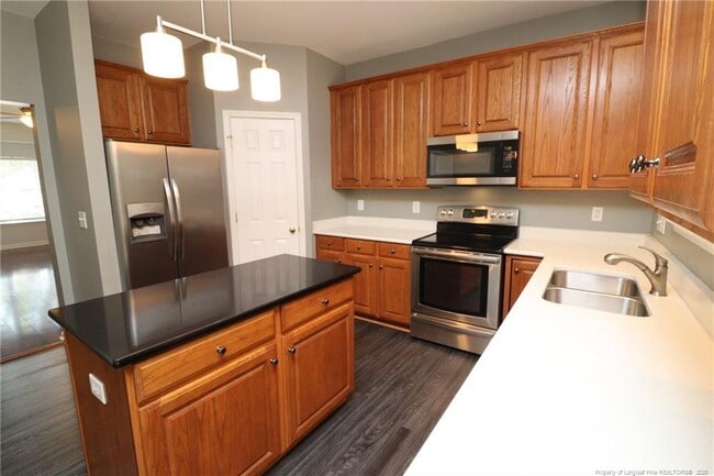 Building Photo - 10941 Pendragon Pl