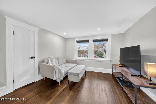 Building Photo - 11274 Estancia Villa Cir