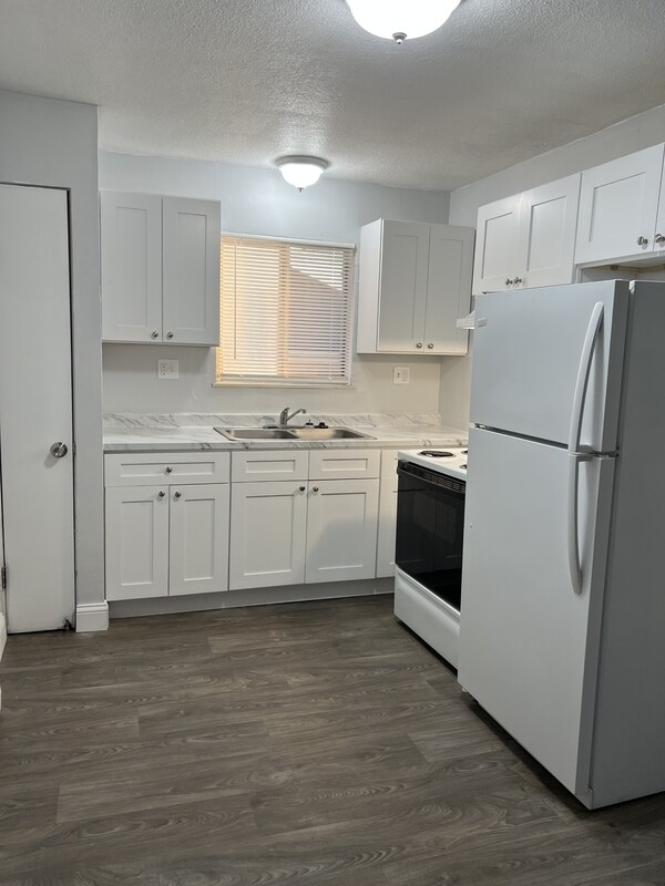 Building Photo - 5798 Howe Rd