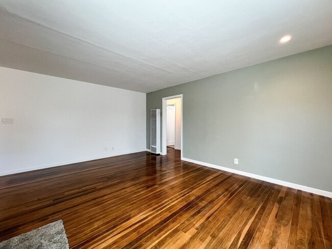 Building Photo - Charming Westwood Cottage in the Heart of Napa