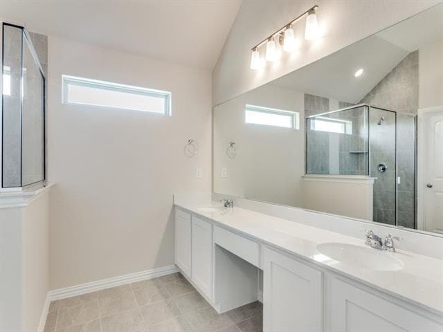 Building Photo - 529 Brozgold Ave