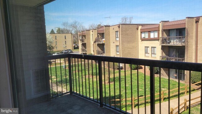 Building Photo - 7597 Gales Ct