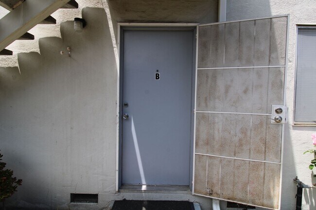 Building Photo - $3095 - Cozy 2/1 in the heart of Downtown San Jose