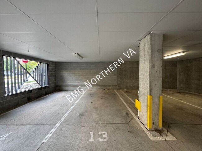 Building Photo - 13740 Endeavour Dr