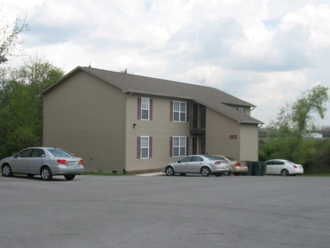 Primary Photo - Five Oaks