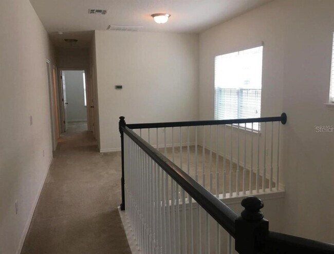 Building Photo - 9377 Meadow Hunt Way