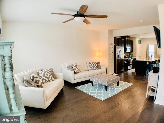 Building Photo - 408 Streamview Dr