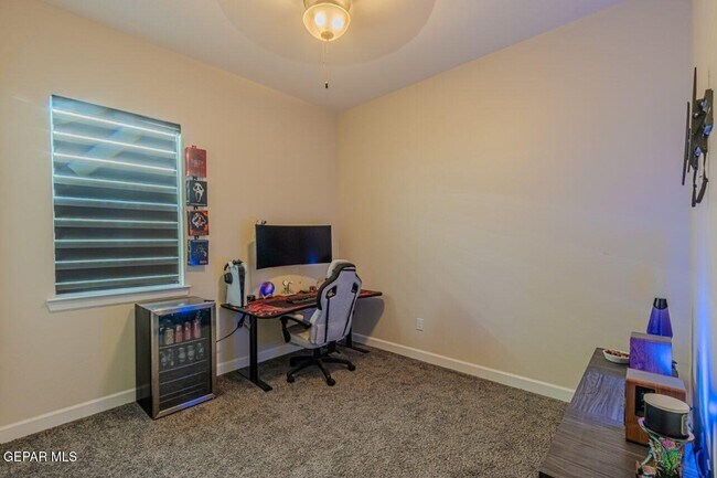 Building Photo - 273 Hunstanton St