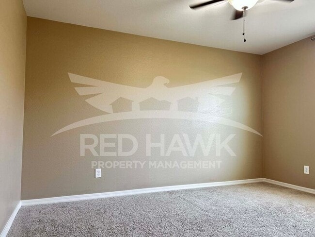 Building Photo - 850 S Henry Ln