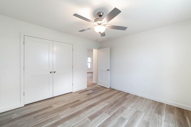 Building Photo - 4604 Estacada Dr