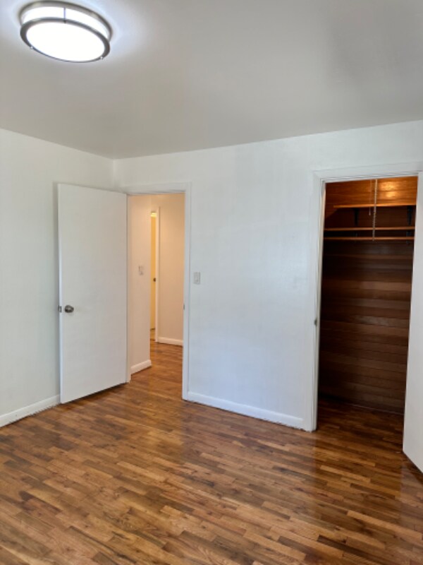 Building Photo - 910 Trosper Rd SW