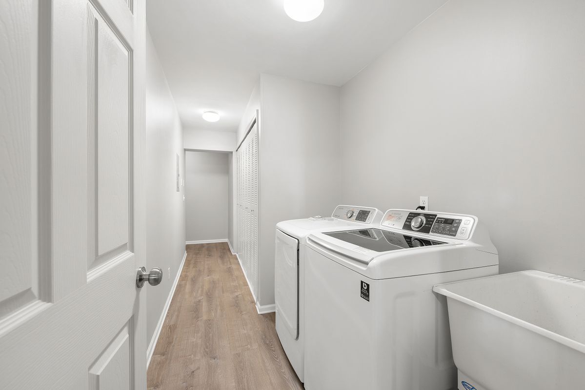 Building Photo - 1845 Flagstone Cir