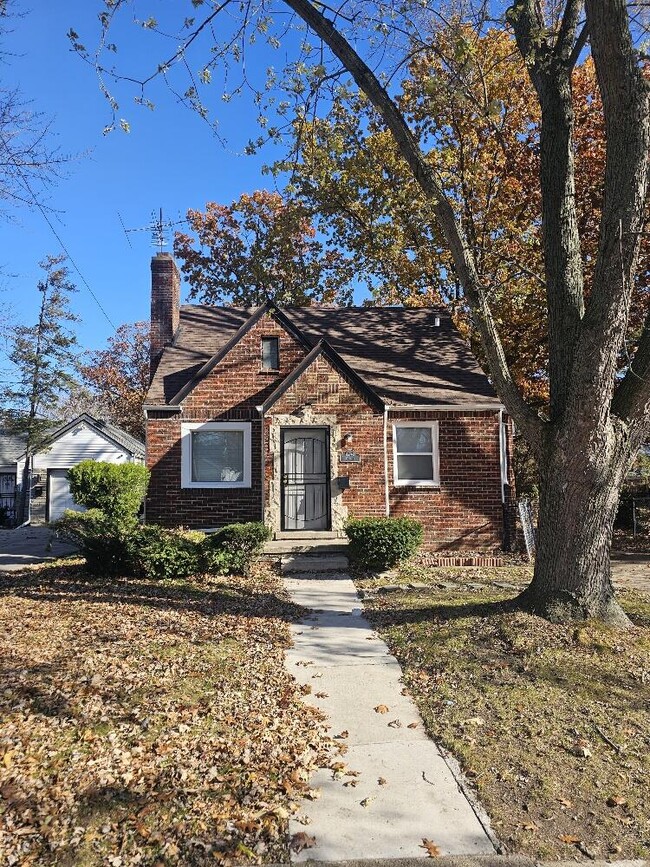 Building Photo - 5772 Guilford St