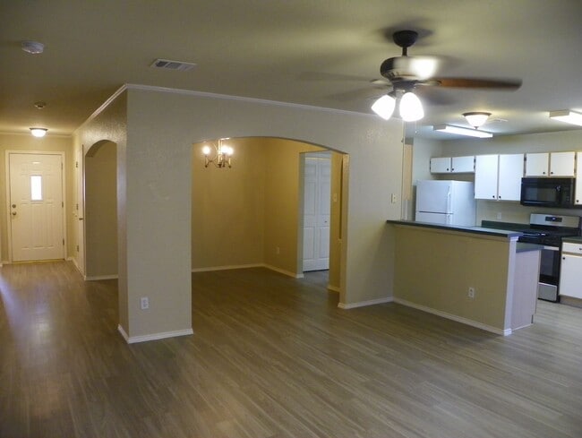Building Photo - Welcome to this charming Centex home locat...