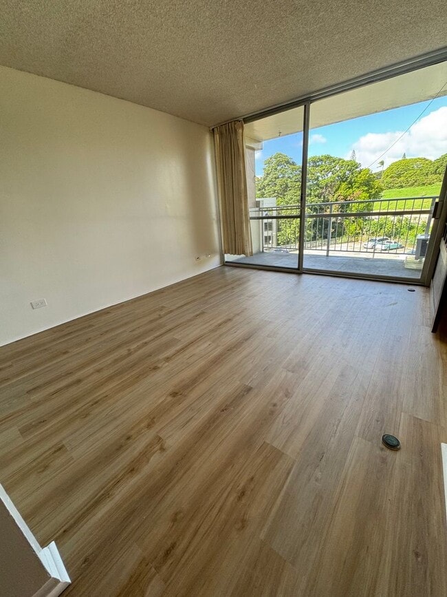 Building Photo - The Highlander Condo in Aiea 1/1/1 Unit #503