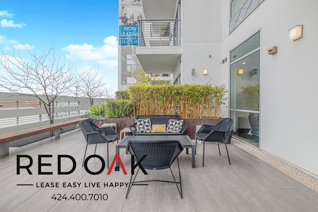 Building Photo - 1331 W 7th St