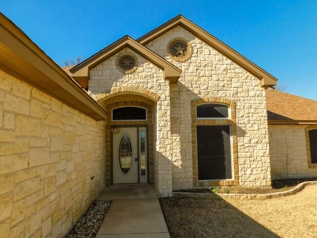 Building Photo - Available NOW!!!! This beautiful 1 story, 3 bedroom, 2 bath, two car garage with garage door open...