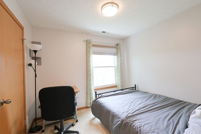 Building Photo - 3139 Bowfield Way