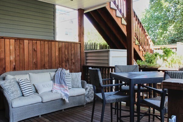 Building Photo - 352 K St