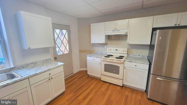 Building Photo - 118 Independence St