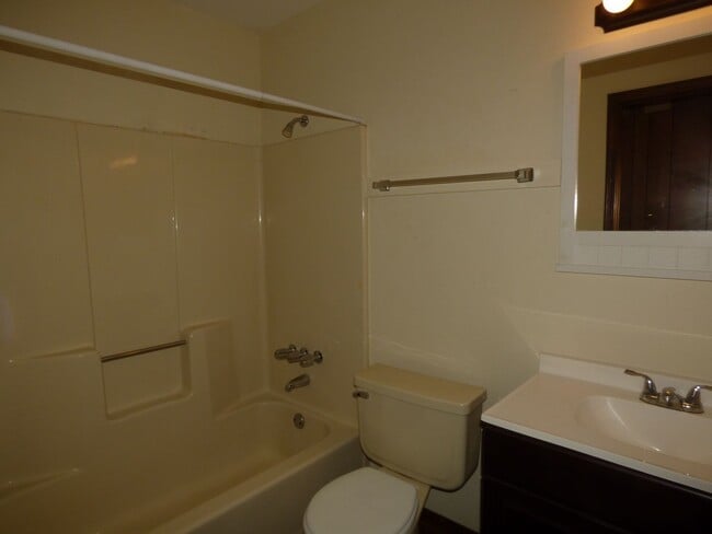Building Photo - Quaint Home - Heart of Milton