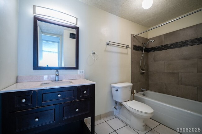 Building Photo - $2,500/mo / 2BR / 1BA • 755 SF • 1 Assigne...