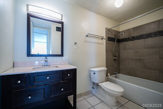 Building Photo - $3,200/mo / 2BR / 1BA • 755 SF • 1 Assigne...