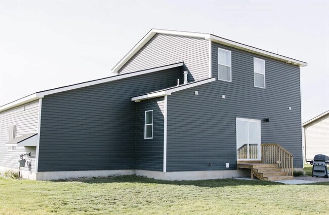 Building Photo - 1654 Angela St