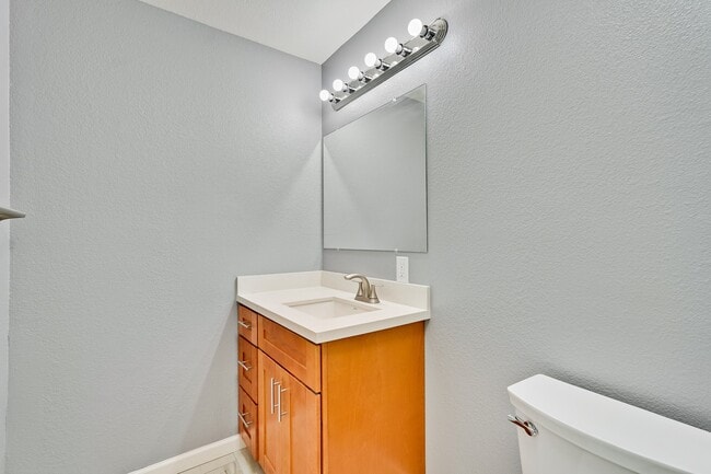 Building Photo - 1660 S Capitol Ave