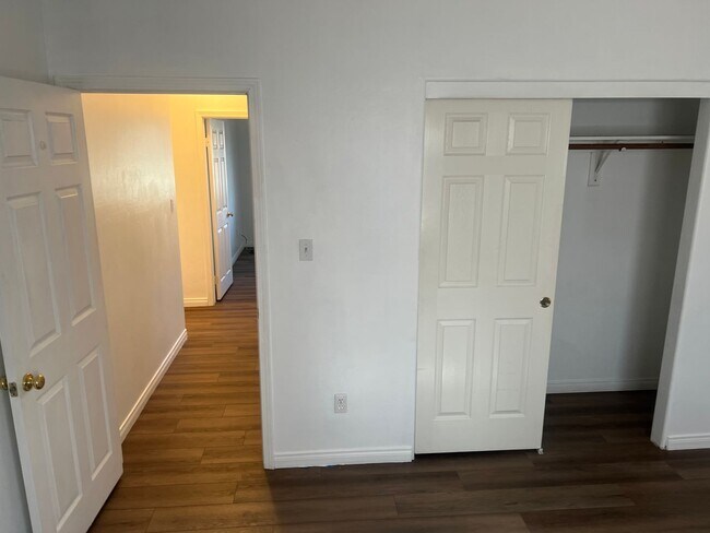 Building Photo - 608 Isla Bonita St