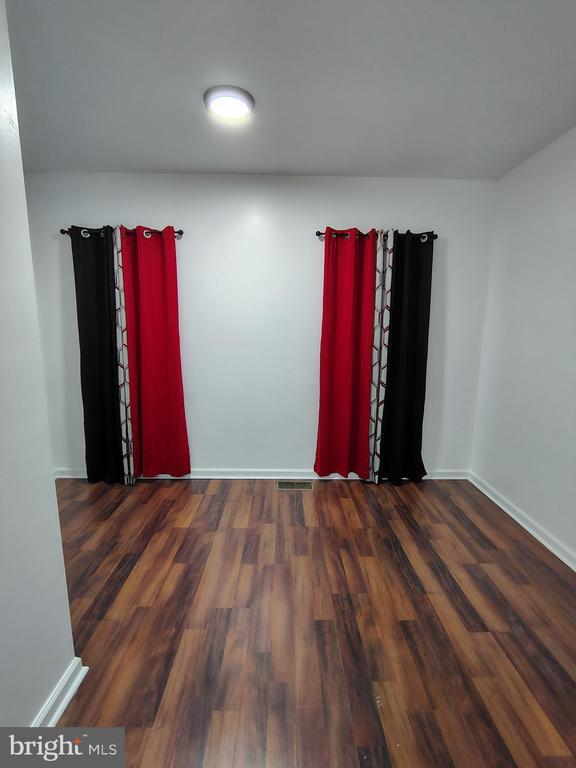 Building Photo - 1321 E Biddle St