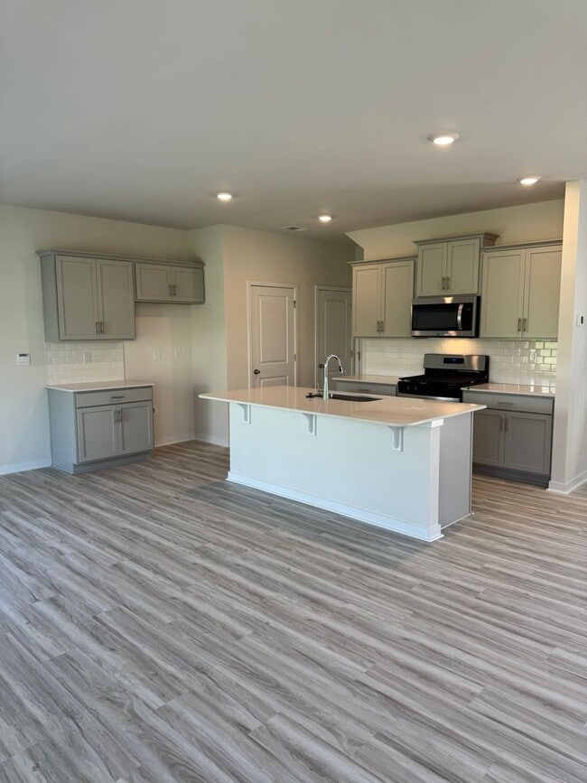 Building Photo - Brand-New 4 Bedroom Home in The Hamptons at Hickory – Modern Living, Pet Friendly