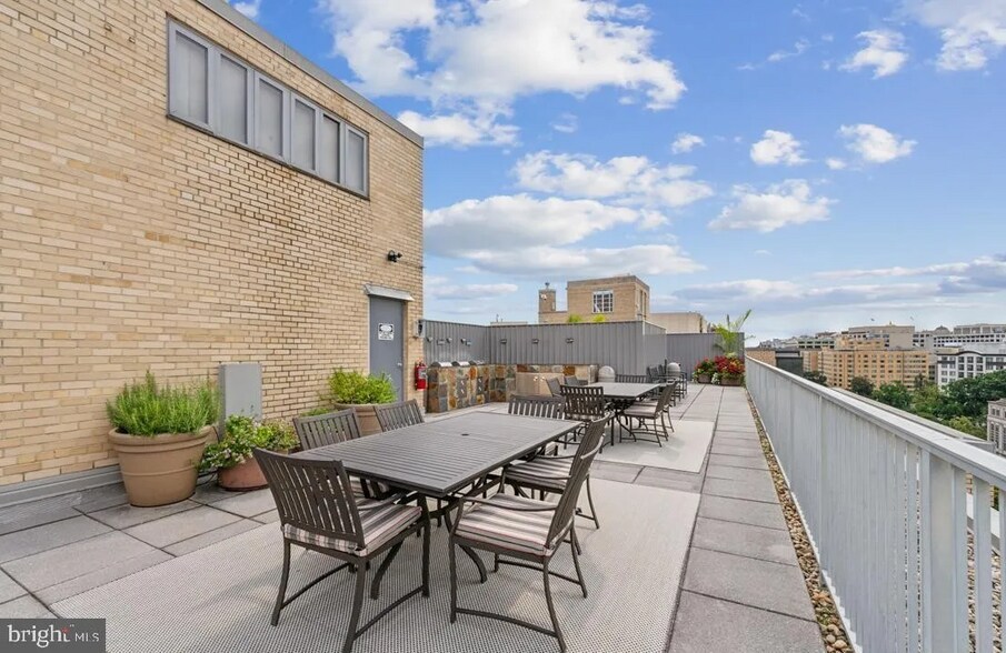 Building Photo - 1711 Massachusetts Ave NW