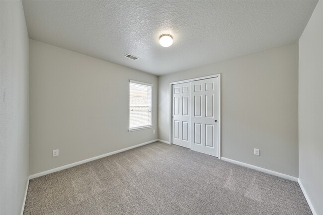 Building Photo - 9935 Knob Hollow Way