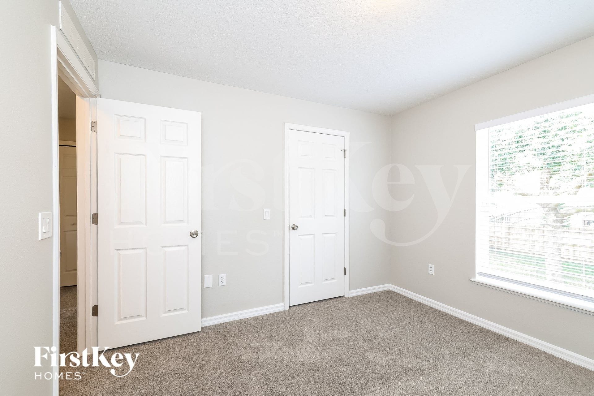 Building Photo - 104 Cabrillo Dr