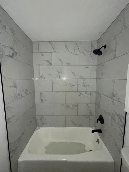 Building Photo - 1632 N 59th St