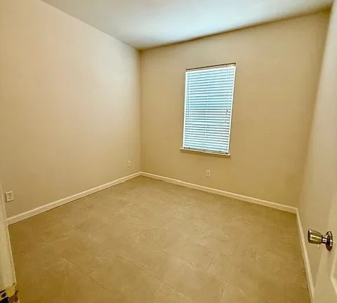 Building Photo - 56 W Bohemia Ln