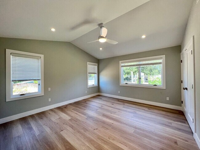 Building Photo - Beautiful Newer Two Bedroom Napa Home