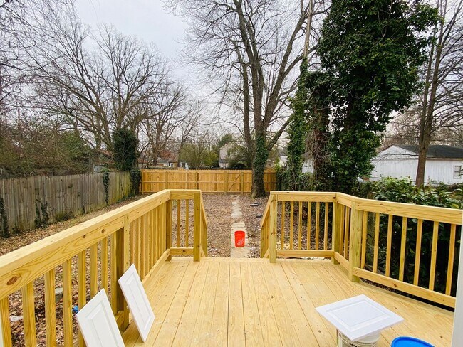 Building Photo - Very Spacious 5bdrm/2bth Bungalow Located in South Richmond w/Privacy Fenced Back Yard!!