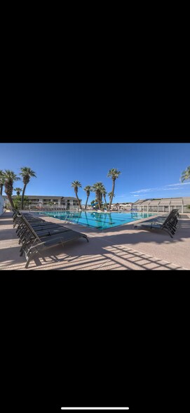 Building Photo - 1845 W Canyon View Dr
