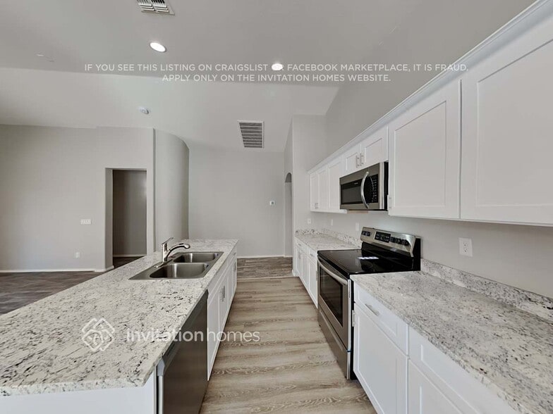 Building Photo - 41619 W Corvalis Ln