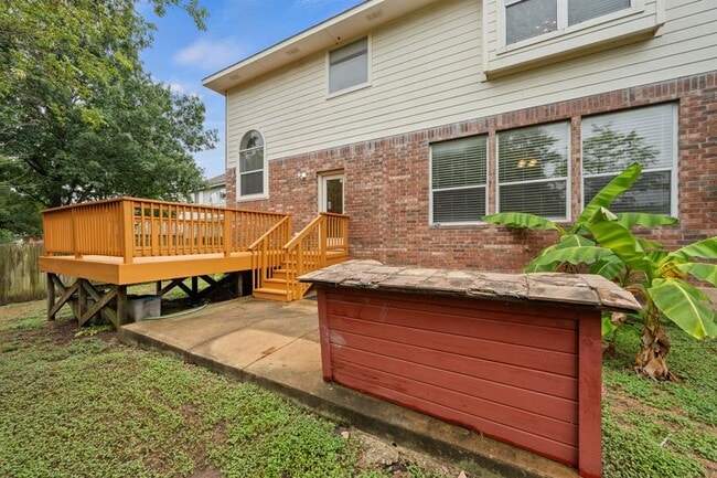 Building Photo - 1006 Shadow Valley Cove
