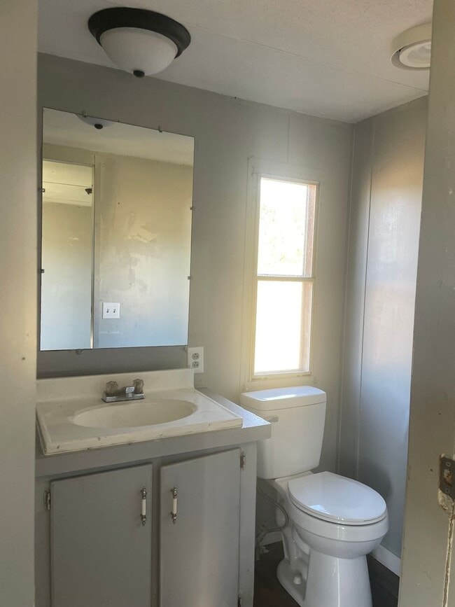 Building Photo - 3 BR 2 Bath 1,120 sq ft singlewide mobile ...