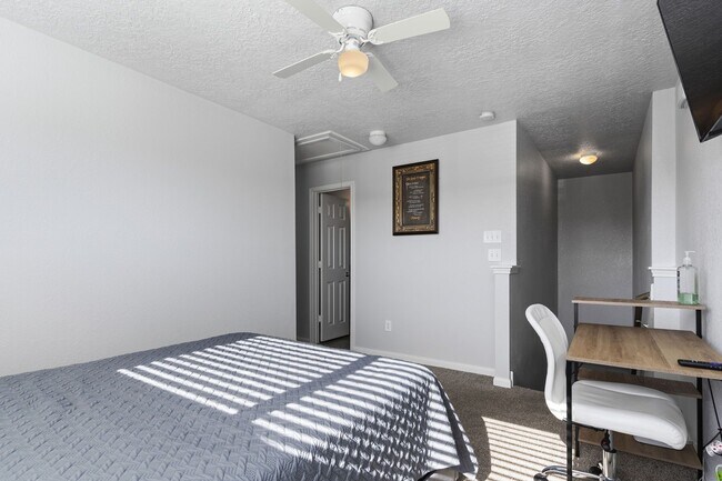 Building Photo - 29326 Legends Green Dr