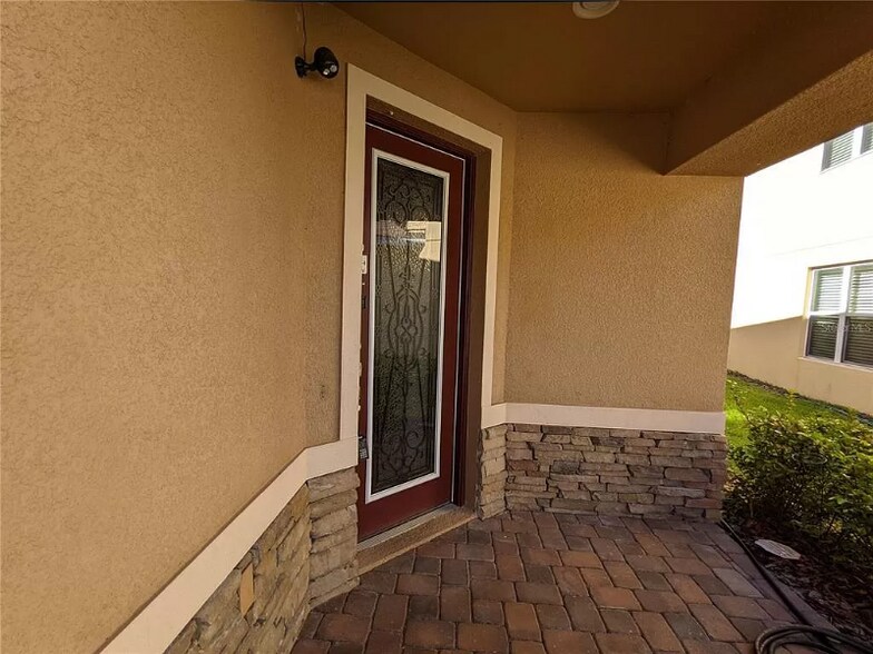 Building Photo - 16044 Bella Woods Dr