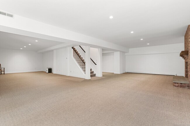 Building Photo - 5 Winthrop Hill