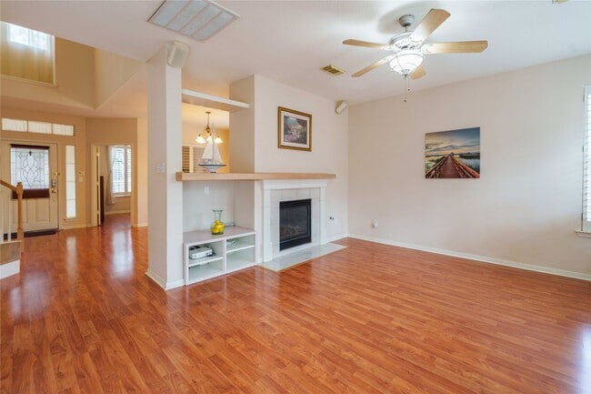 Building Photo - 2 Mystic Glade Ct