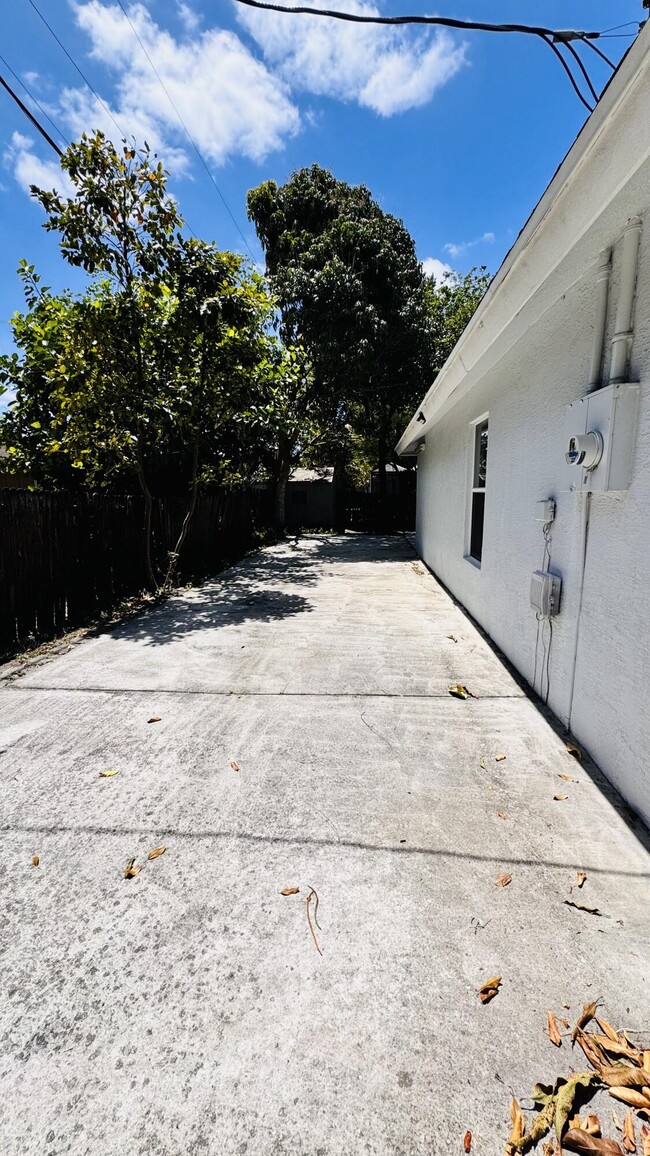 Building Photo - 6030 Eberts St